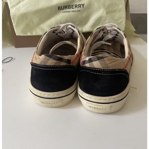 Good condition Burberry trainers